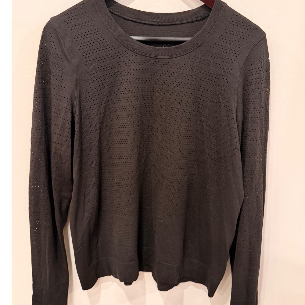 Lululemon Black Perforated Long Sleeve Activewear Top Womens Large